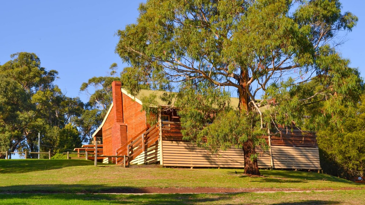 Shoreham House | Family Holiday Lodge - Red Hill South, Iluka Retreat