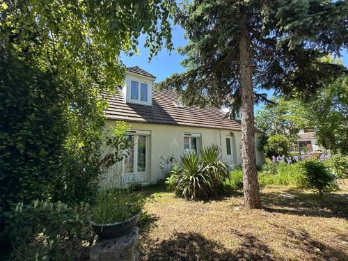 Chaumontel Villa | Family home close to Chantilly, Astérix, CDG