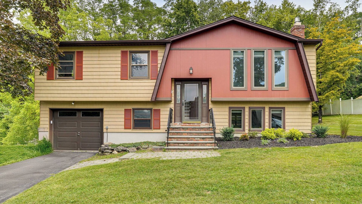 Monroe House | Family Home Close to Warwick, 5 Mi to Lake!