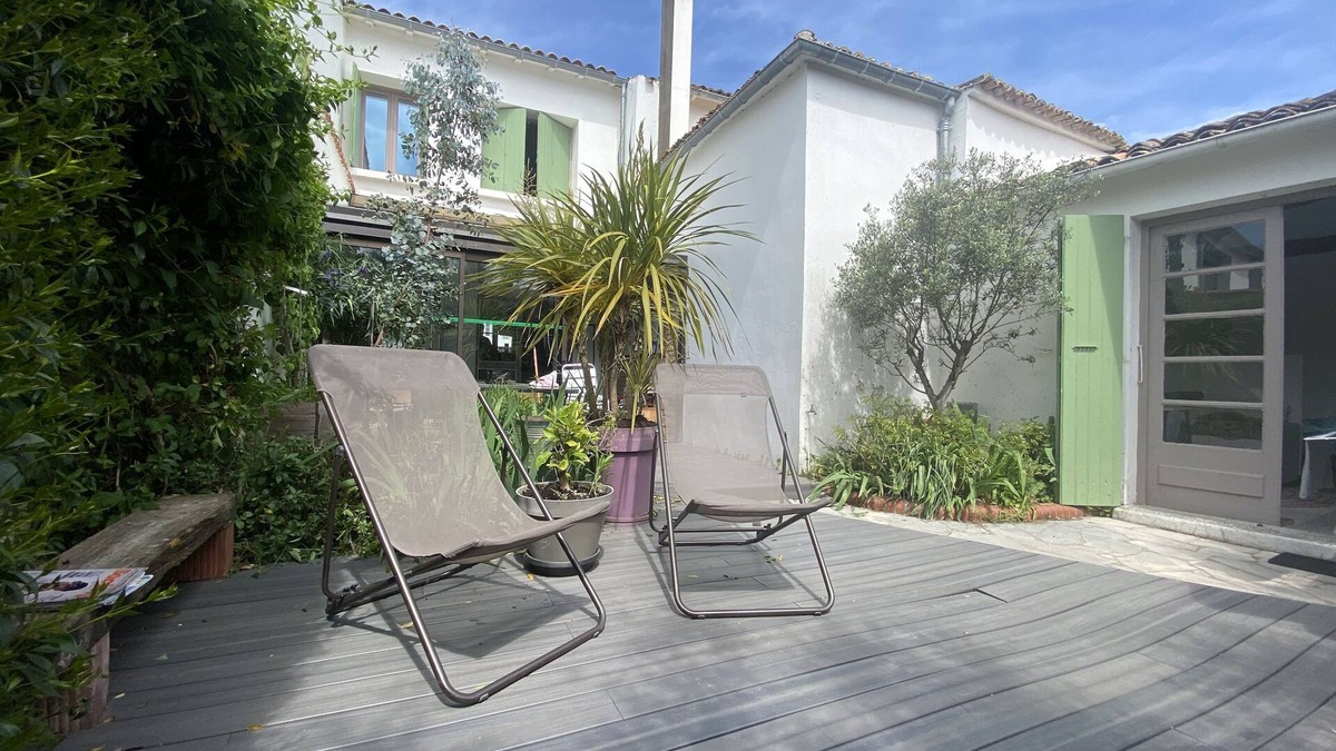 Le Bois-Plage-en-Re House | Family home: quiet, sunny, in the heart of the village, garden + independent studio