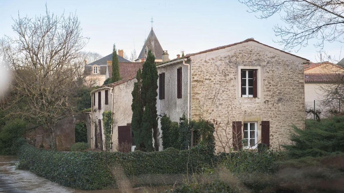 Moutiers-sur-le-Lay House | Family home by the river, peace and quiet guaranteed!