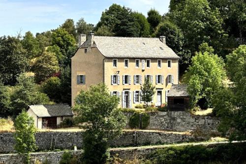 Ribennes House | Family home in Lozère