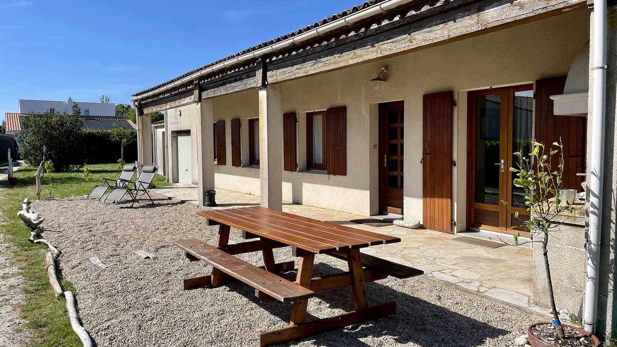 Dolus-d'Oleron House | Family home in the heart of the ostreic channels