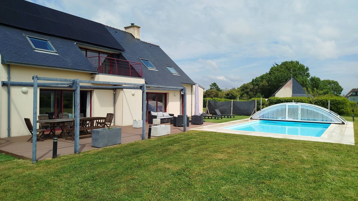 Penmarch House | Family home in the heart of Penmarch. Large terrace and heated swimming pool