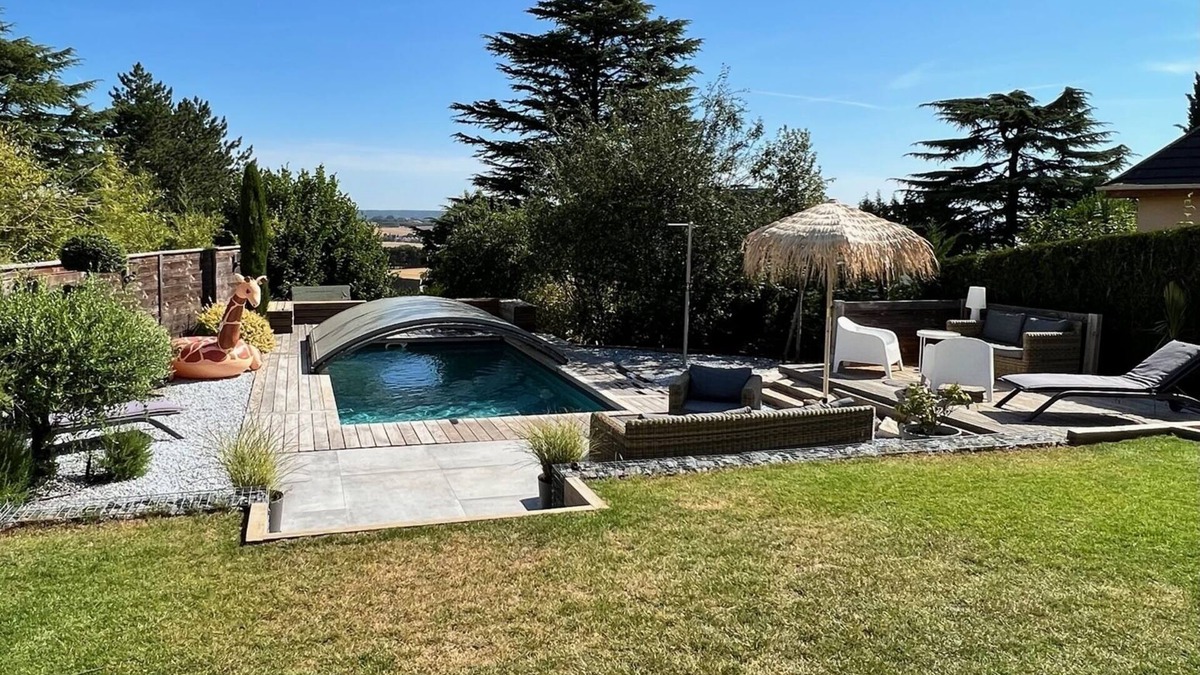 Plaisir House | Family home near Versailles with heated pool