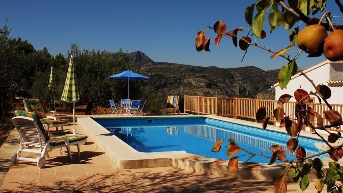 Villalonga House | Family home overlooking the Serpis River, 100% Nature