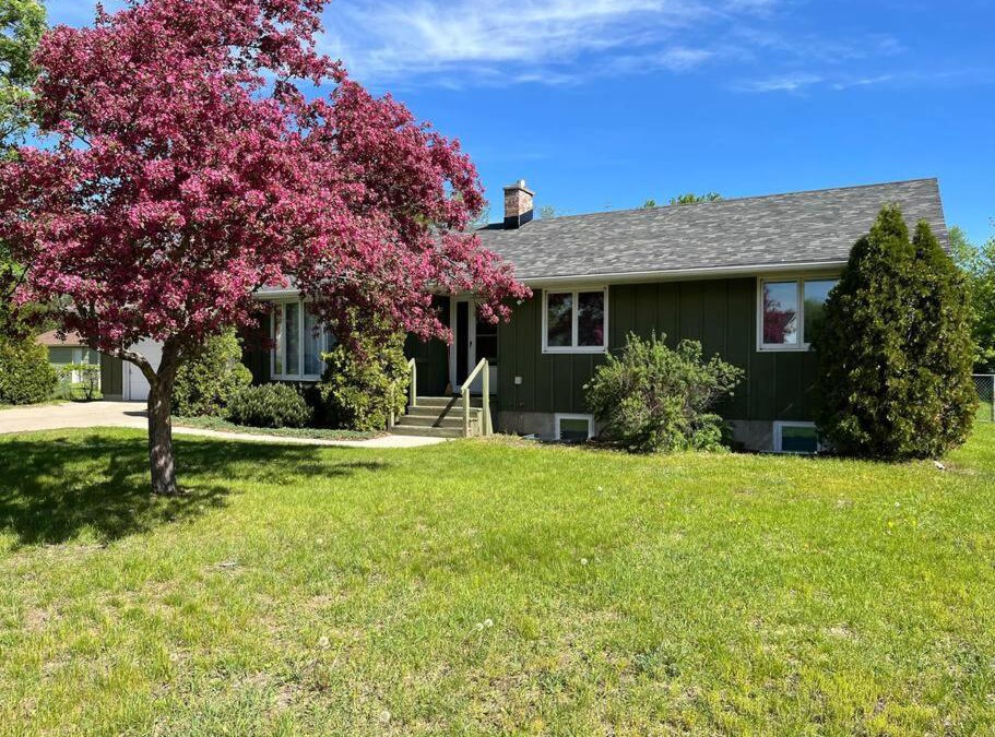 Bemidji House | Family Home W/2 King, 2 Queen Beds + Game Room