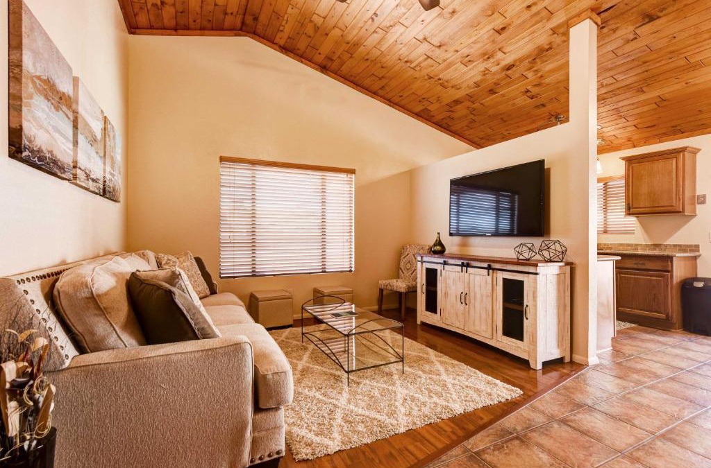 Coyote Corridor House | Family Home - Walk to Golf Course and Park