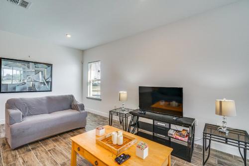 Harbour Heights House | Family Home with Lanai and Games in Punta Gorda!