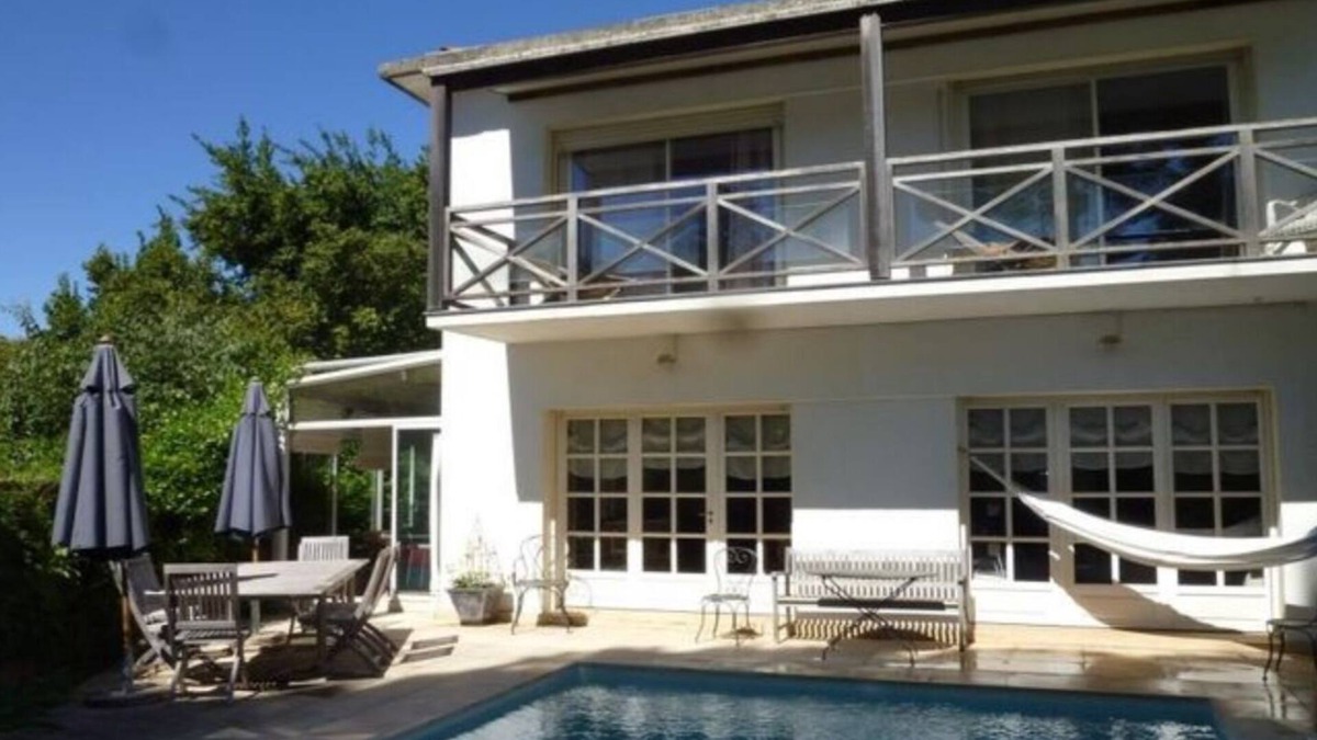 Les Arceaux House | Family home with pool in the heart of Montpellier