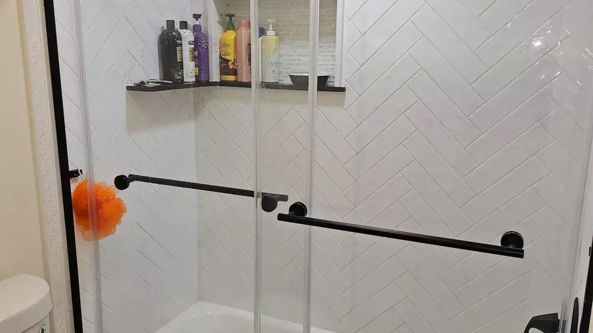 Port Elizabeth House | Family House closet to Motor sport, firepit, B.B.Q. and pet friendly.