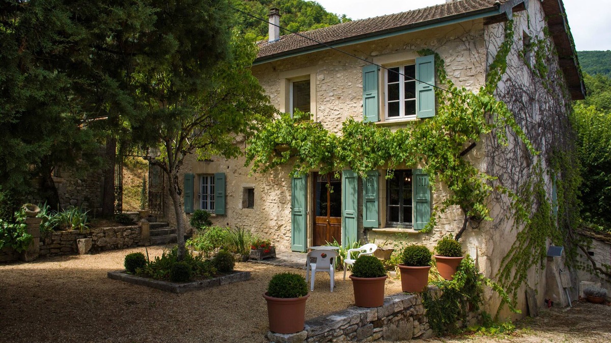 Rochechinard House | Family house in the setting of Royans Vercors