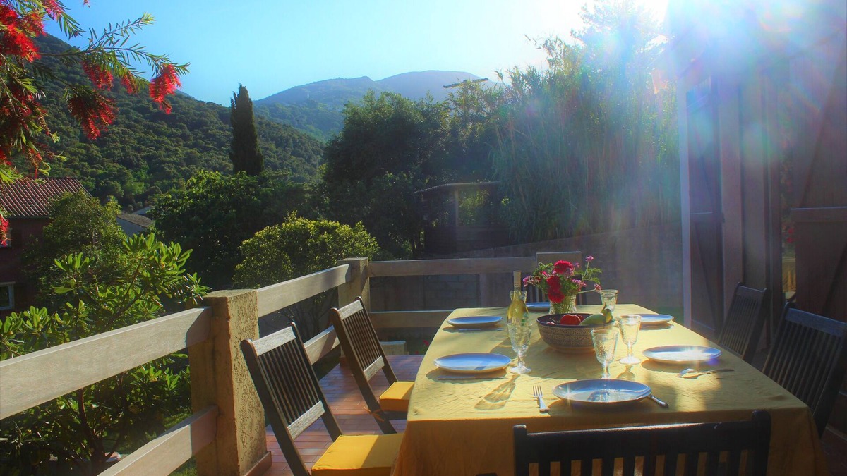 Figarella House | Family house with garden 200m from the beach
