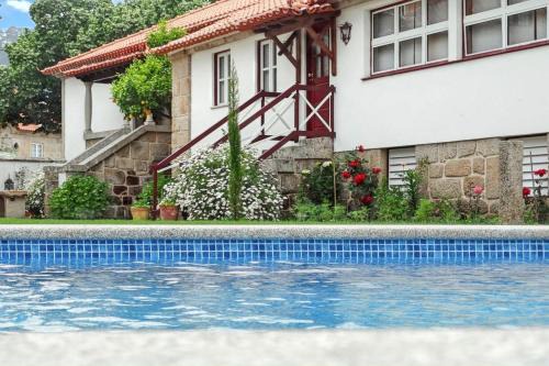 Fatauncos House | Family House with Mountain View in Vouzela
