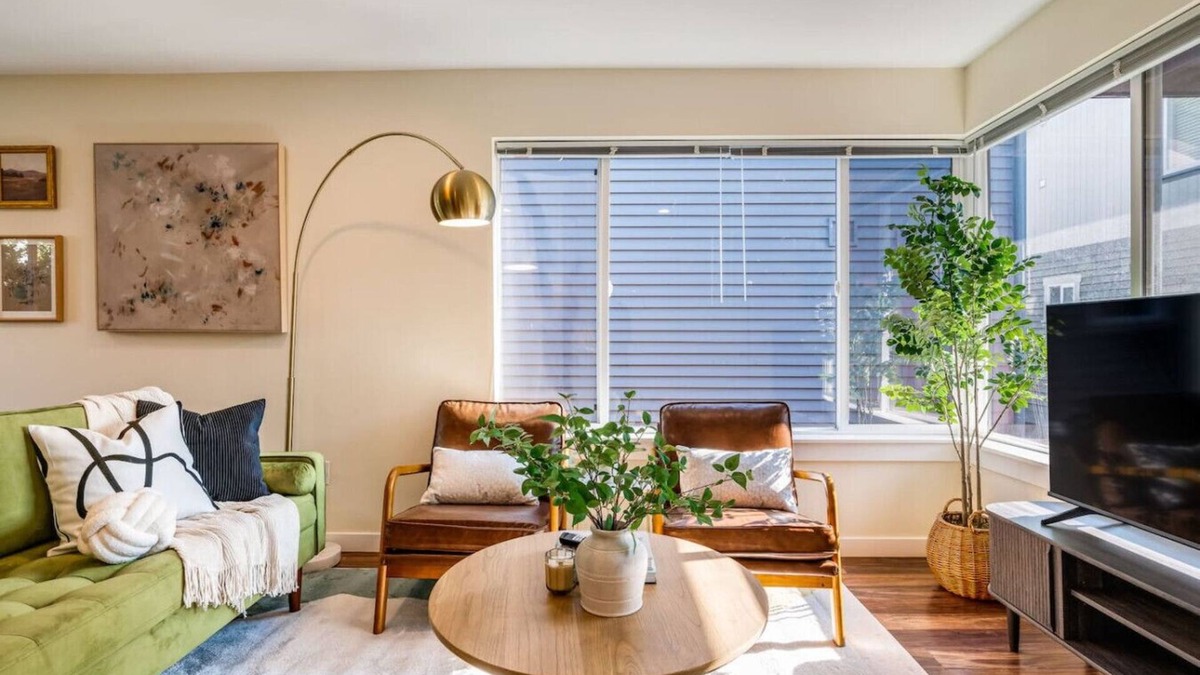 East Queen Anne Apartment | Family/King Beds/In-Unit Laundry/Mins to DT