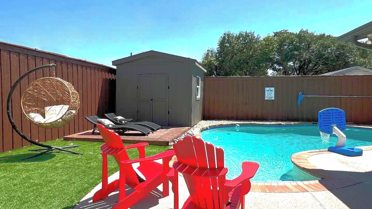 The Colony House | Family & Large Group - Backyard Heaven, Game room, Mini Golf, Private Pool