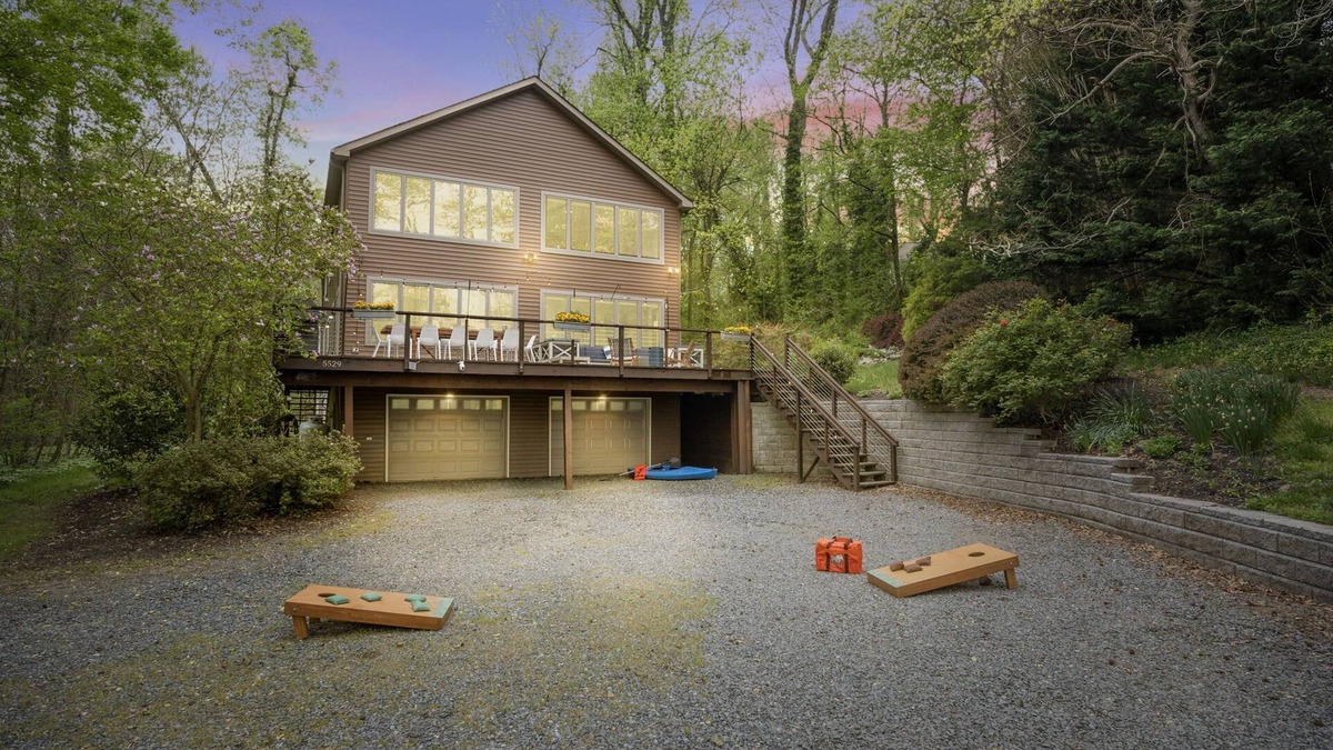 St. Leonard House | Family Luxury: 5BR, GameRm, MovieRm, Kayaks, PingPong, Fire Pit, Beach