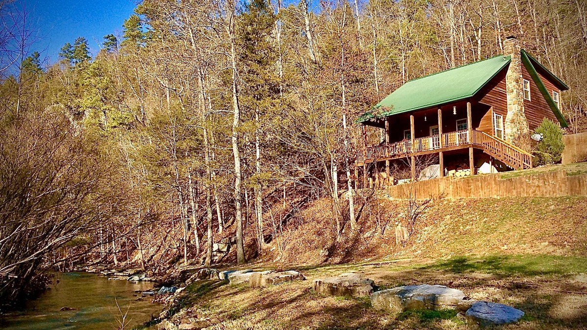 Jasper Cabin | Family memories @ Creekside cabin ON the creek! 2 mi to Jasper, Buffalo River