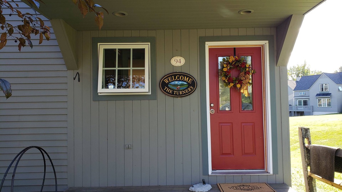 Manchester Center House | Family oriented community in country setting.10 minute walk to town center.