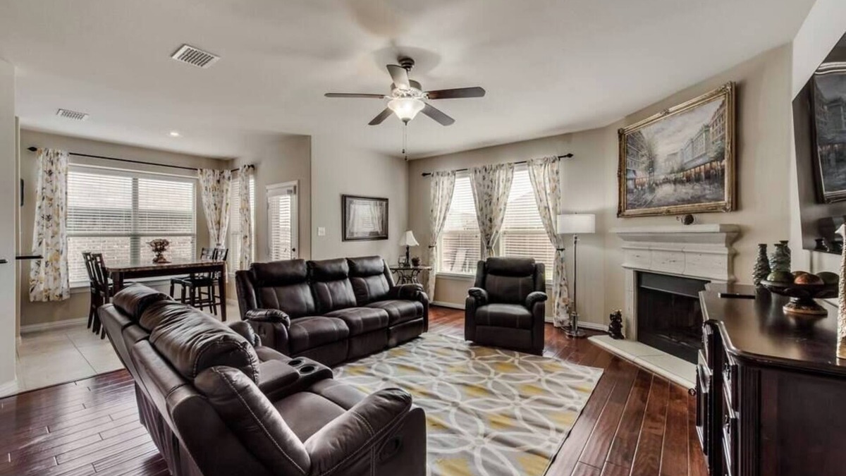 Keller House | Family Own/Opp 4/4 Quiet Street Keller ISD