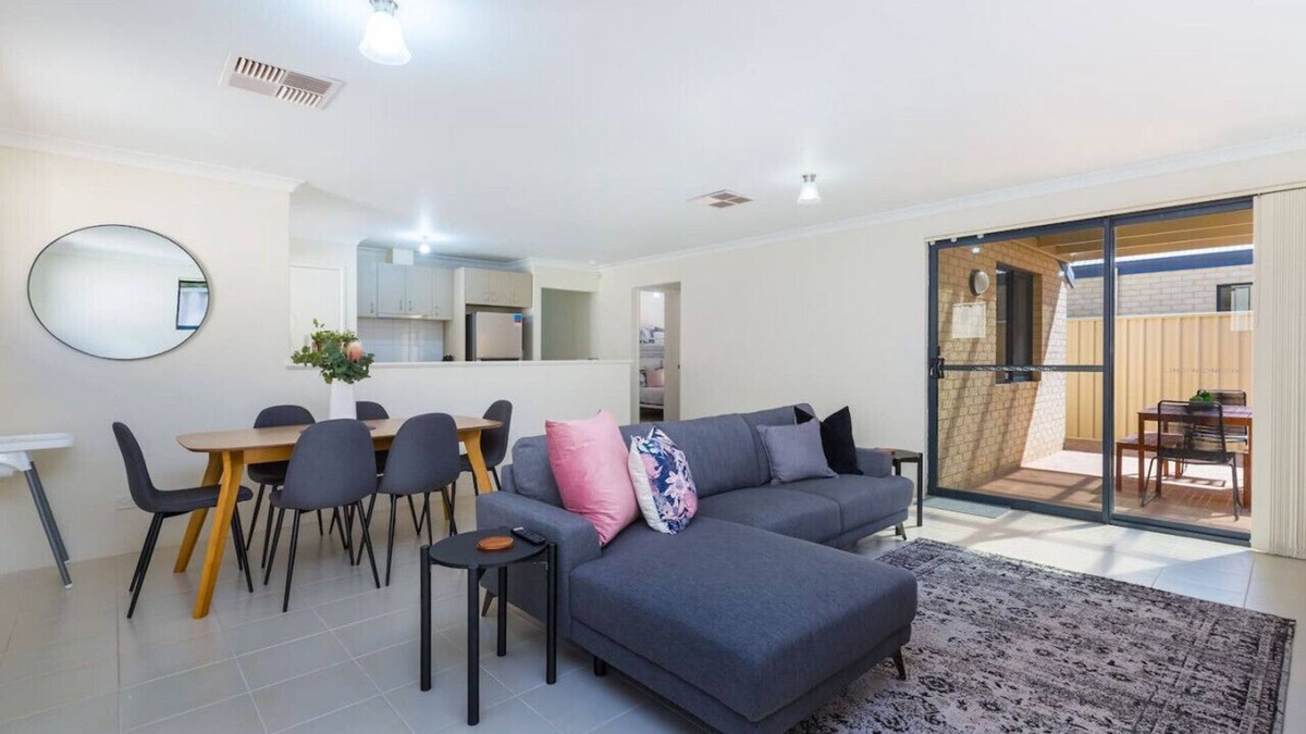 Balcatta Villa | Family perfection in quiet & convenient location!