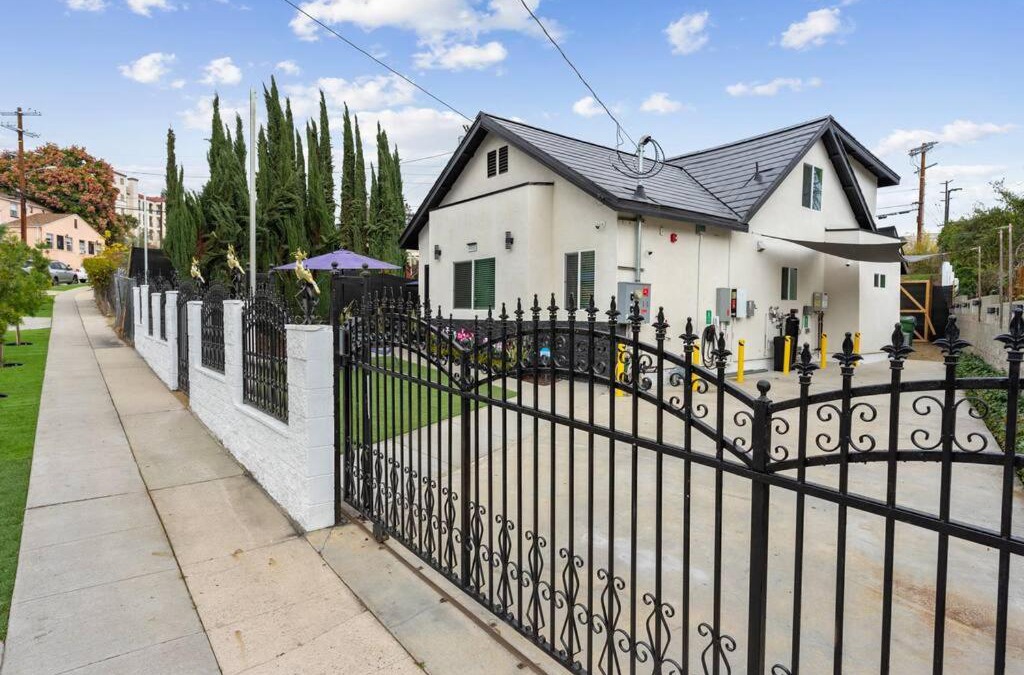 Eagle Rock Apartment | Family/pet friendly home near Hollywood & Pasadena