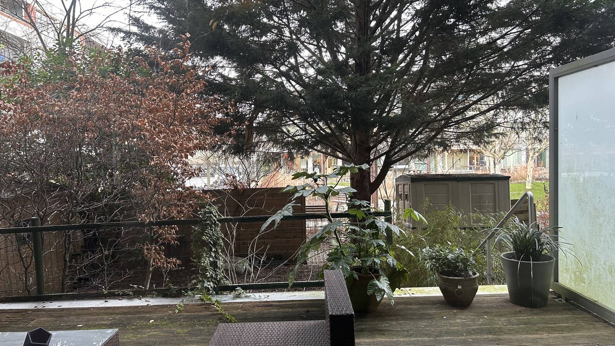 Nieuw-West Apartment | Family, pet friendly, 15 mins from central. Spacious, modern apartment. AMS!