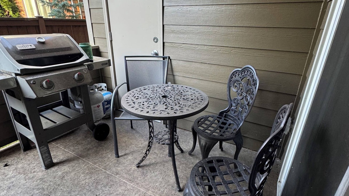 Issaquah House | Family & Pet Paradise 2BR 2BA Home, Fenced Yard, Private Wi-Fi, Great Location