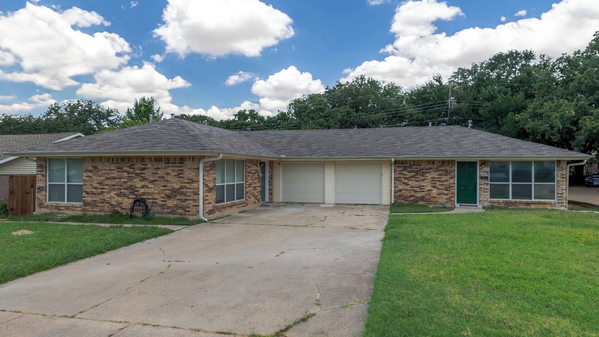 Euless House | Family & Pet Ready Duplex - Near Local Attractions