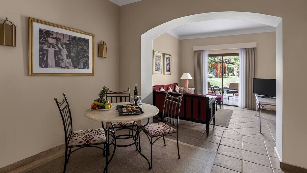 Makadi Bay Hotel | Family-Retreat Room with Outdoor Pool | Steps from Private Beach in Makadi