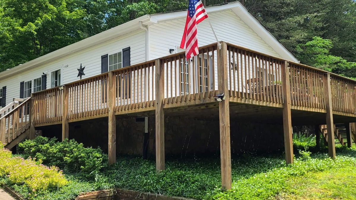 Smith Mountain Lake House | Family retreat at the Lake! Dock the boat, fish, jump, or swim from the dock.