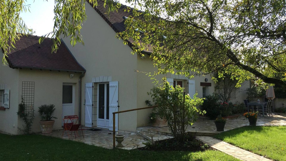 Cangey Cottage | Family Retreat: Cozy Cottage with Large Garden, Near Historic Chateaux and Loire Valley Attractions