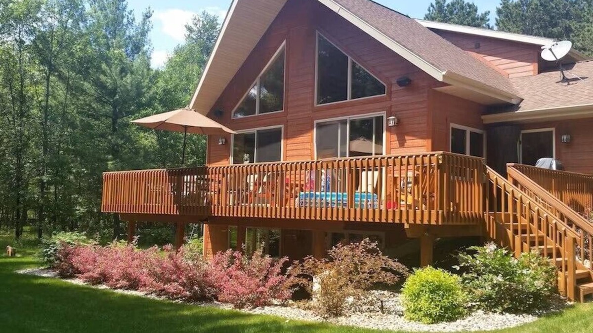 Mauston House | FAMILY RETREAT NEAR CASTLE ROCK LAKE - PET FRIENDLY