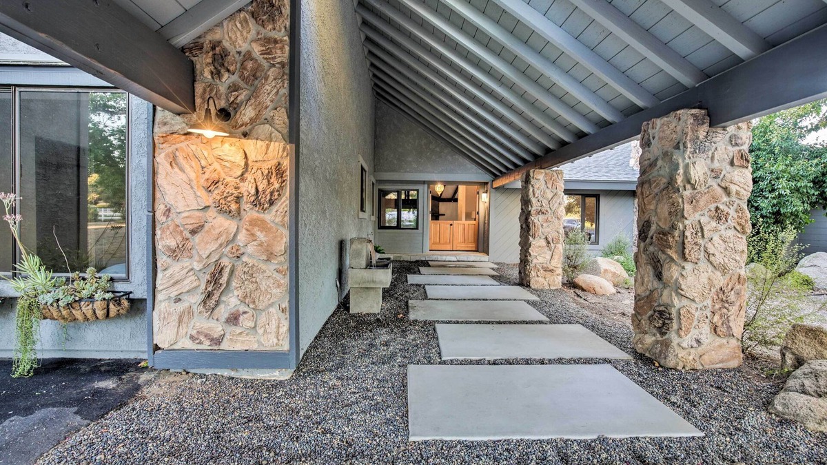 Valley Center Cottage | Family Retreat - Private Tennis Court & Game Room