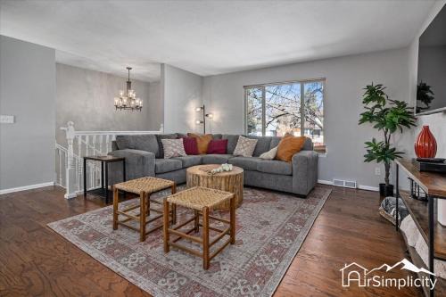 Northwest Arvada House | Family Retreat W Deck & Fenced Yard