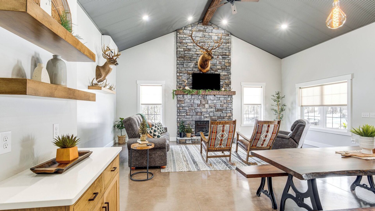 Somerdale House | Family Retreat w/Fire Pit & Yard in Mineral City