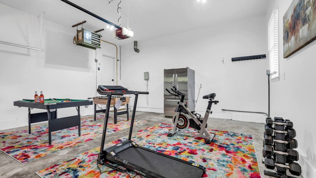 Stony Point Apartment | Family Retreat with Autumn Views and Game Room