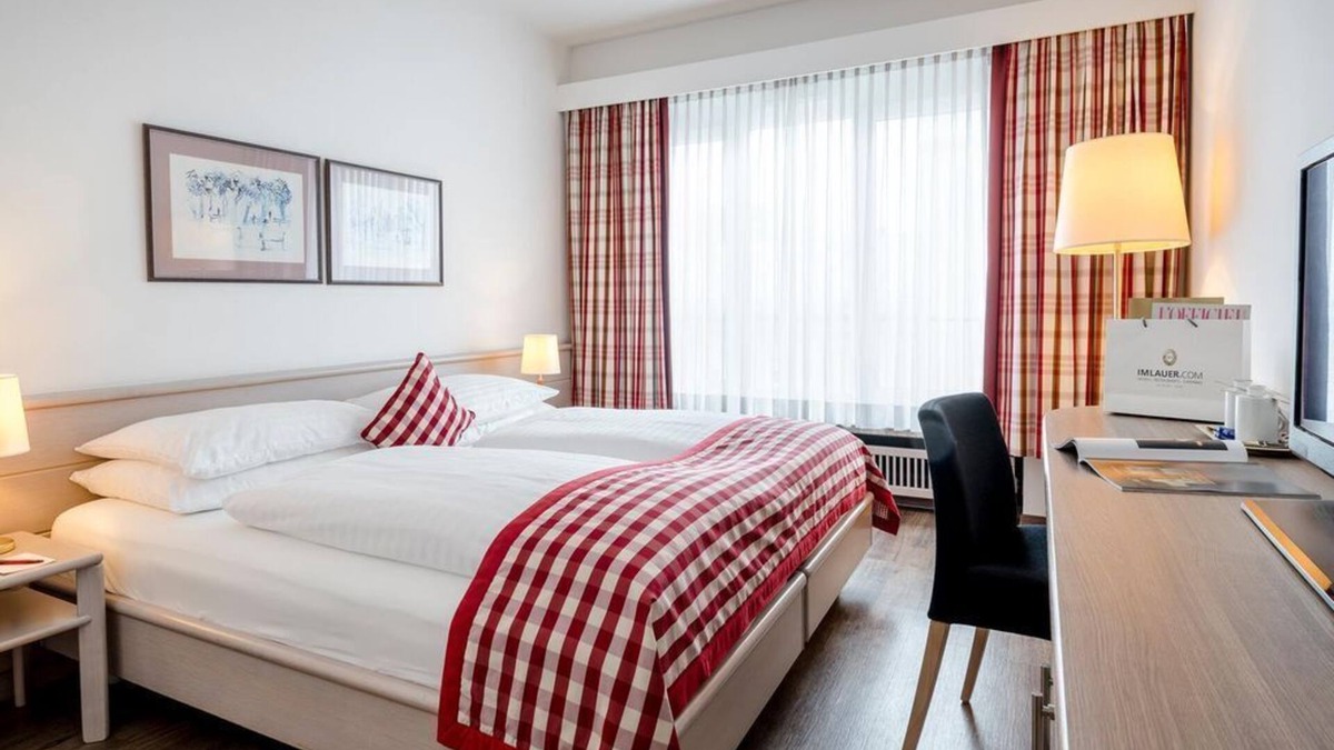 City Centre Salzburg House | Family room, breakfast - Hotel IMLAUER & Bräu