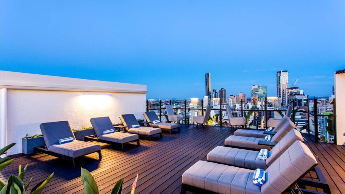 Spring Hill House | Family Room CBD Brisbane