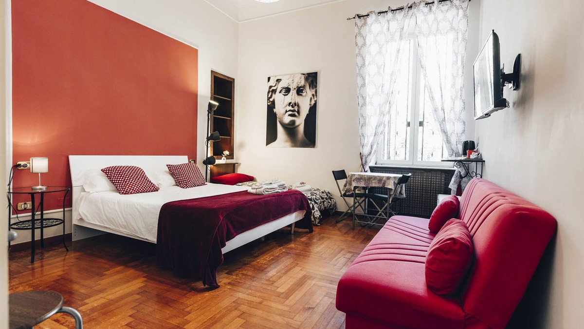 Chiaia Bed & Breakfast | Family Room in centre of Naples