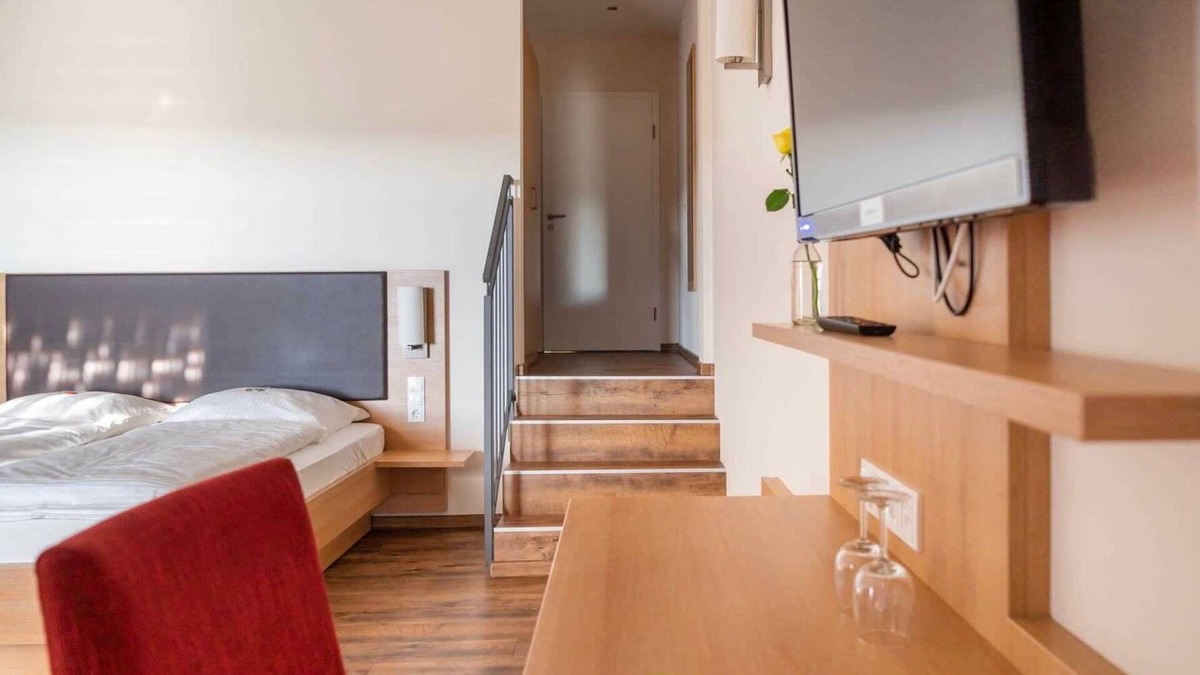 Oedheim Other | Family room Samtrot for 2-4 persons - Ferienhof Laurentius