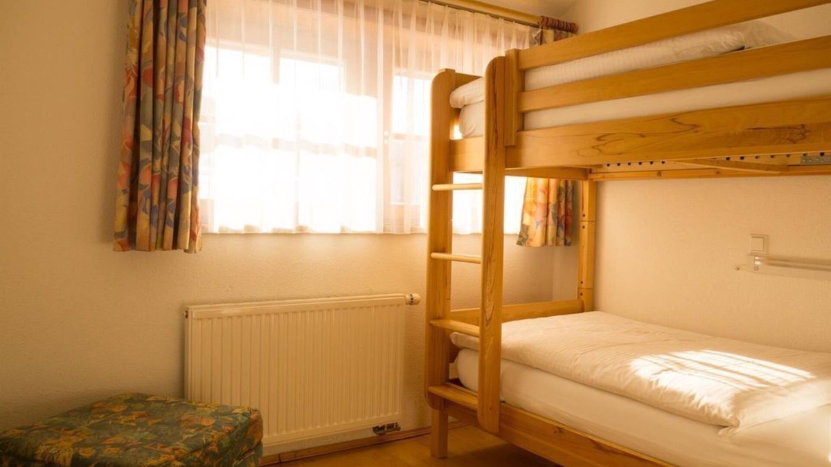 Karchau House | Family room, separate toilet and shower - Alpengasthof Moser
