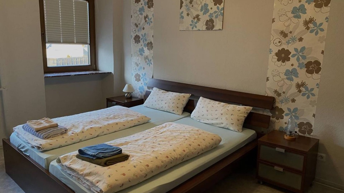 Morbach House | Family room, shower, toilet, 2 bedrooms - Gasthaus "Zur Post"