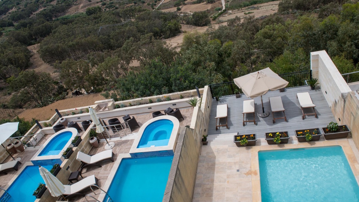 Xaghra Bed & Breakfast | Family Room With sea and valley views