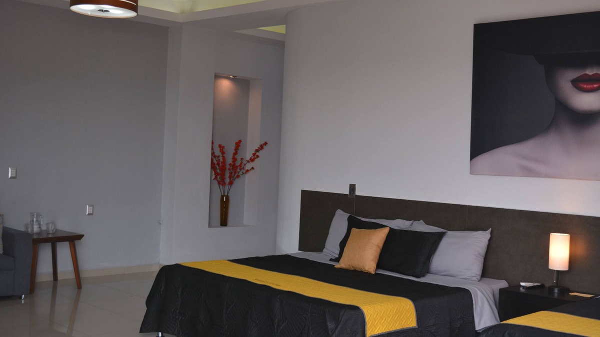 Tepatitlan de Morelos Apartment | FAMILY SUITE WITH BALCONY 4