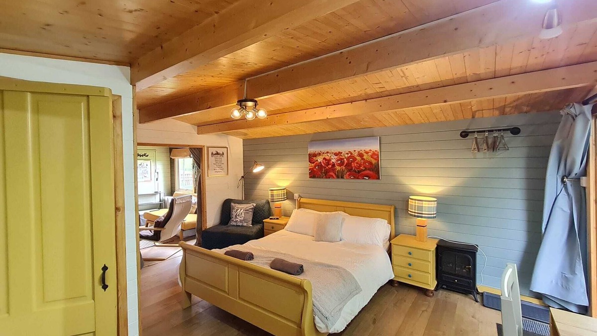 Chawston Cabin | Family size wilderness style cabin just off the A1