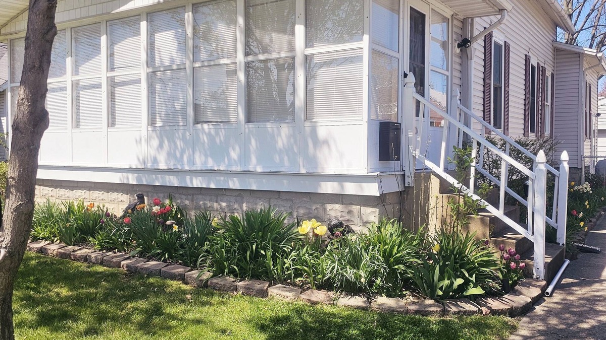 Port Clinton House | Family sized home 3 Minutes to the Jet Express and 30 minutes from Cedar Point!