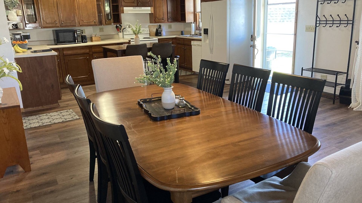 Kirksville Apartment | Family sized, pets, one-level condo in town, laundry, grill, deck