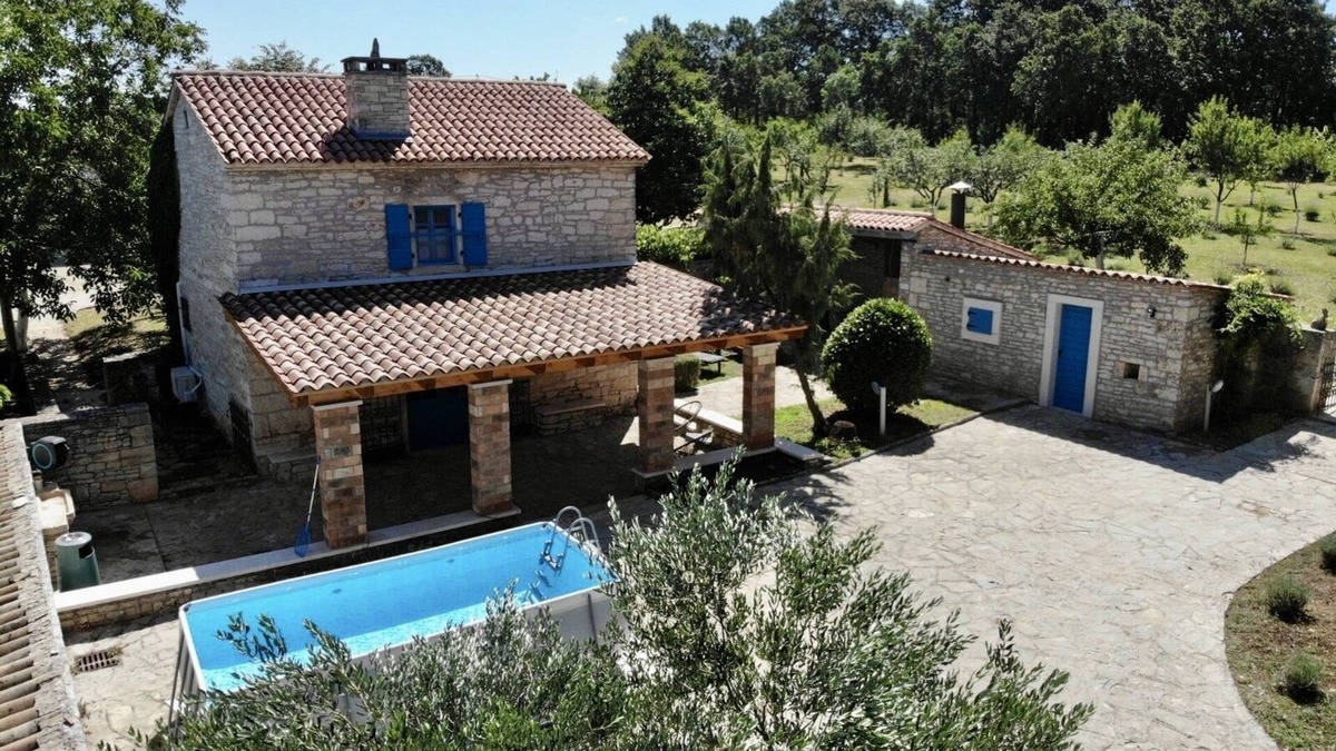 Debeljuhi House | Family-sized renovated Istrian house w/lavand field - 20min from Rovinj.