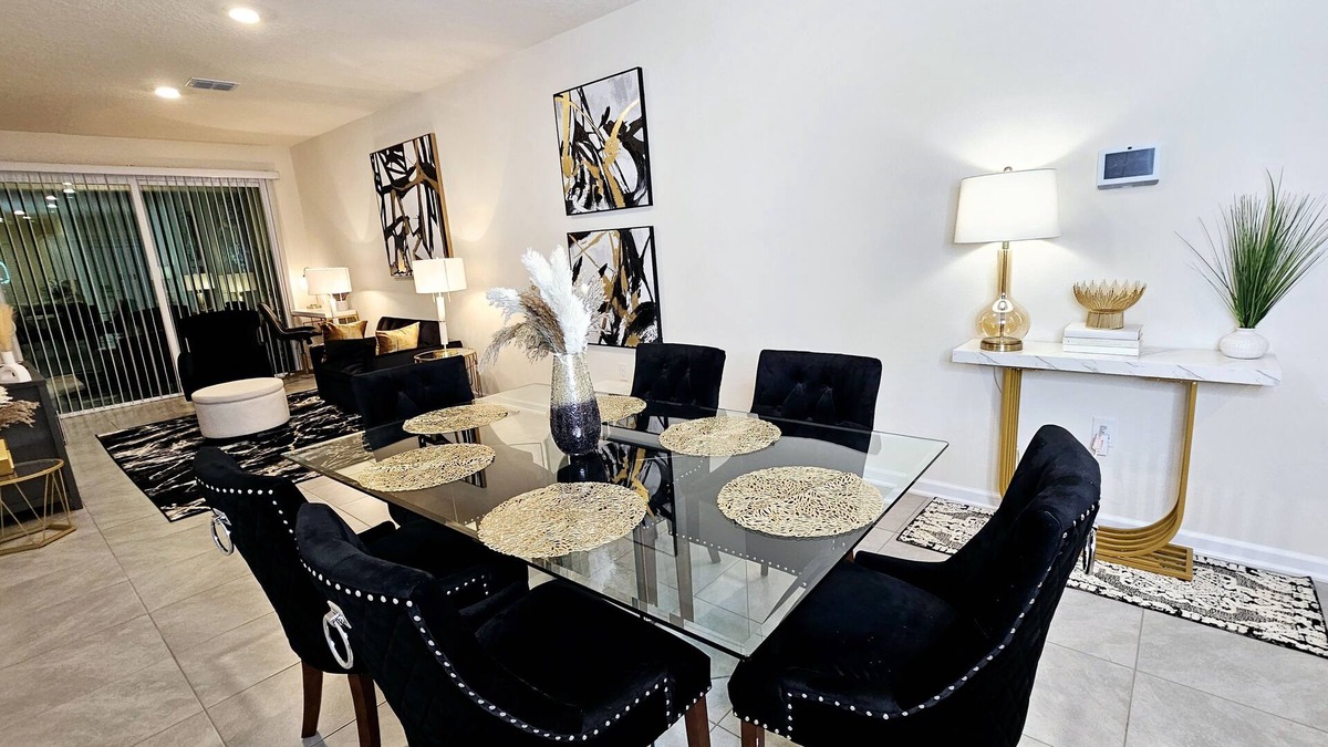 OakLeaf Plantation House | Family-sized townhome, mins from wedding venue & shopping @ Oakleaf Town Center